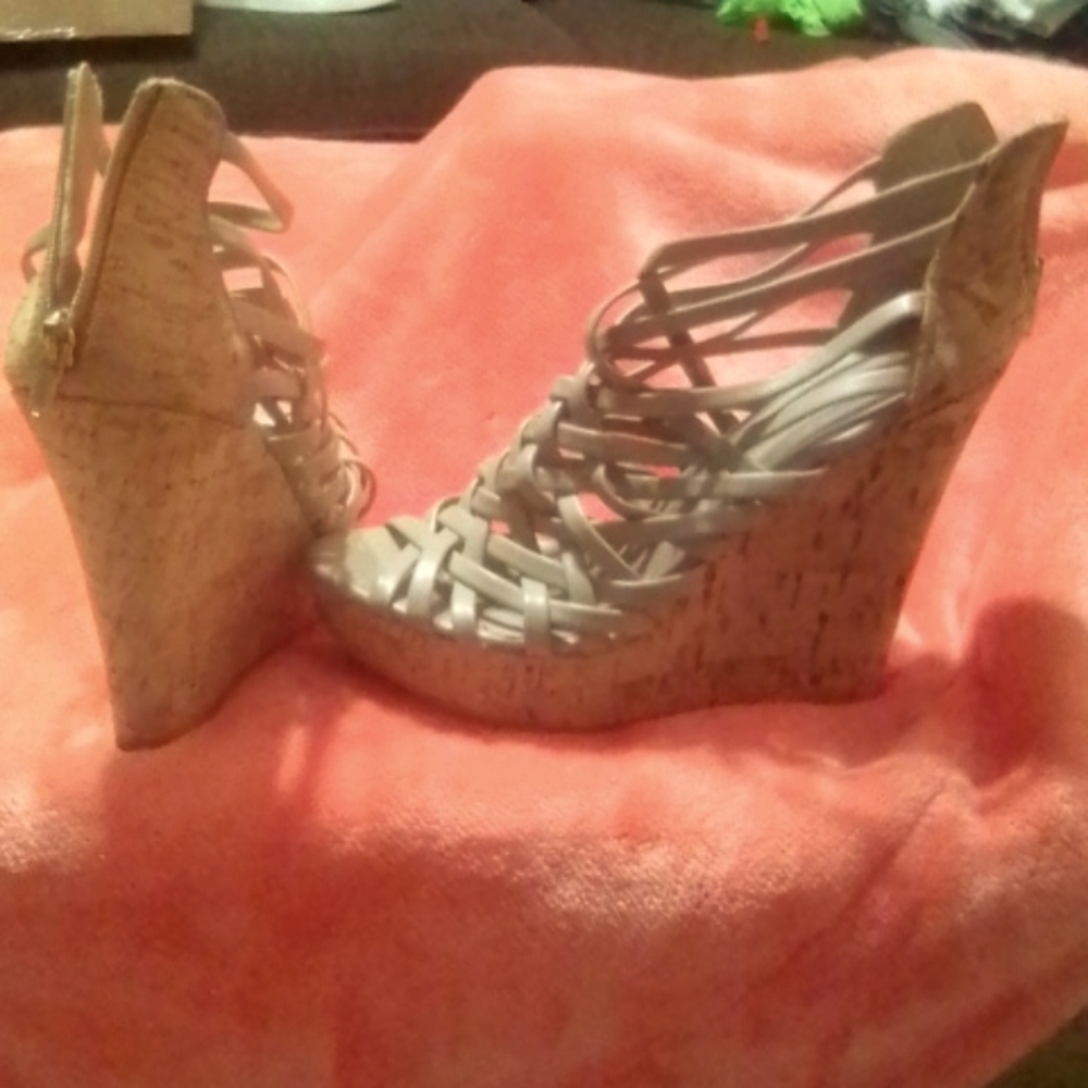 Wedge shoes